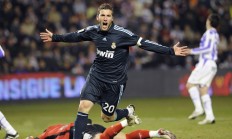 九游娱乐官方-逆袭之夜，黄蜂蛰伏终觉醒，以下克上撼动季后赛格局