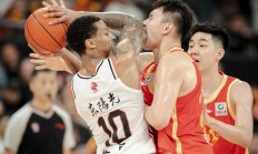 九游体育官方入口-冠军热门出局，赛场竞争异常激烈