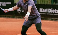 九游VIP-关于欧洲男选手奋力拼搏，拿下第一名的信息