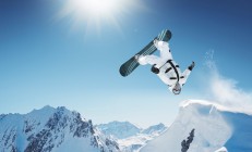 九游官网-阿什拉夫点燃NBA季后赛之夜，当足球巨星跨界点燃篮球激情