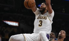 九游中国-湖人战胜魔术，浓眉哥再次爆砍分的简单介绍