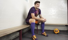 九游娱乐网页-班凯罗临危受命，76人鏖战猛龙终显冠军相