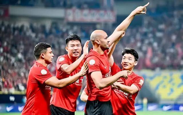 独特战术展现团队实力，赢得球迷青睐