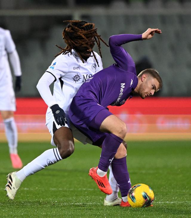 意大利豪门佛罗伦萨球员整装待发备战的简单介绍 意大利豪门佛罗伦萨球员整装待发备战的简单介绍