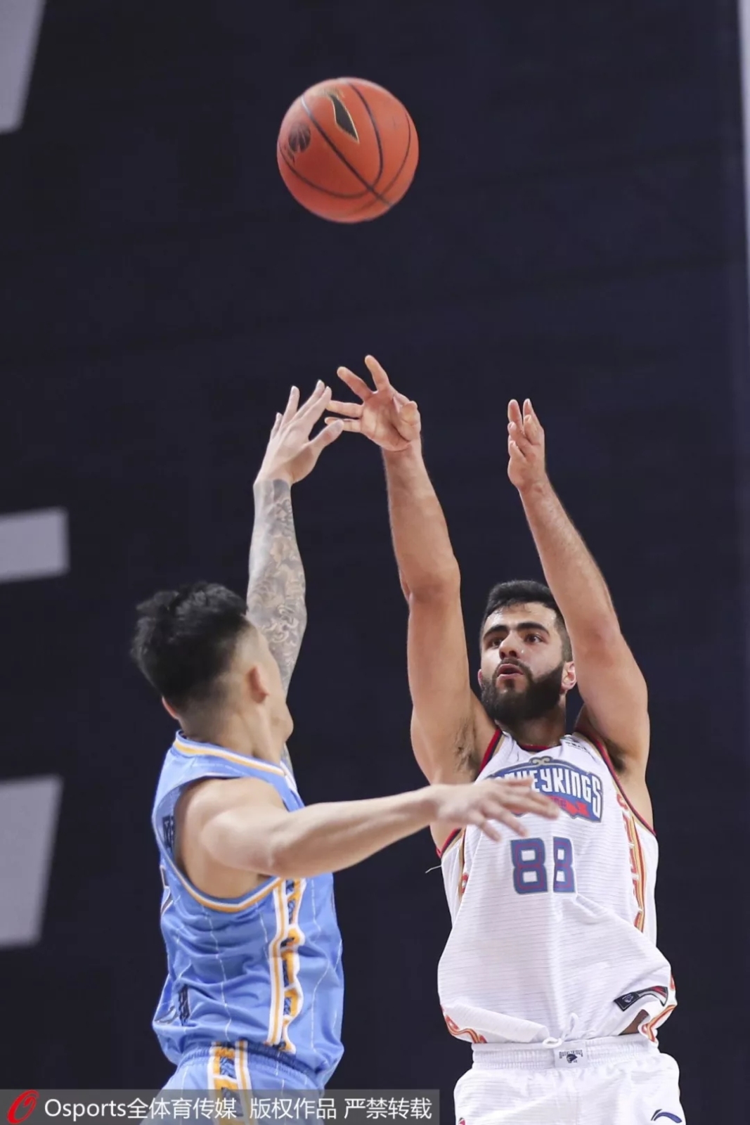 深圳篮球队锋芒不减,击败对手再展雄风的简单介绍 深圳篮球队锋芒不减,击败对手再展雄风的简单介绍