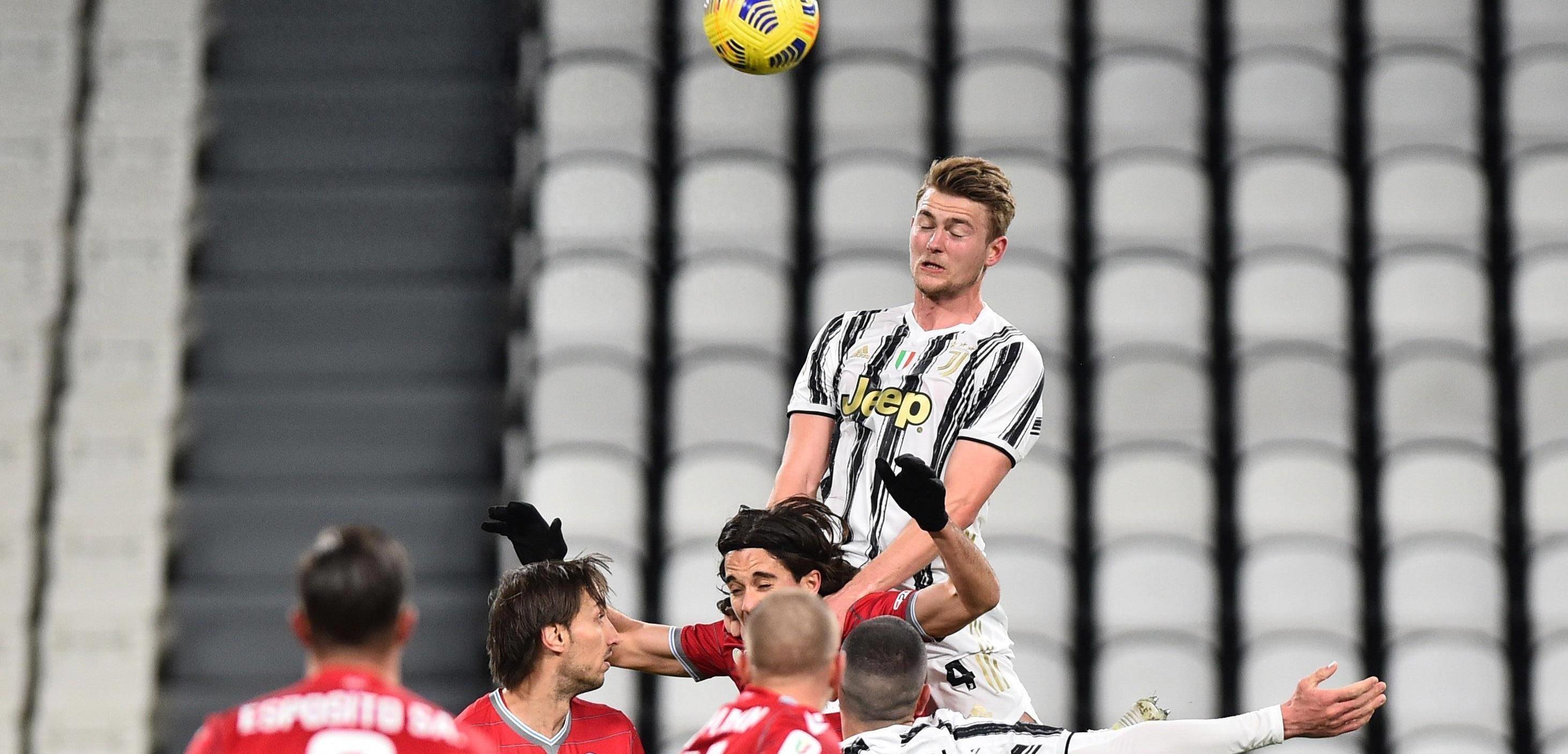 尤文图斯客场激战维罗纳,取得宝贵三分 尤文图斯客场激战维罗纳,取得宝贵三分