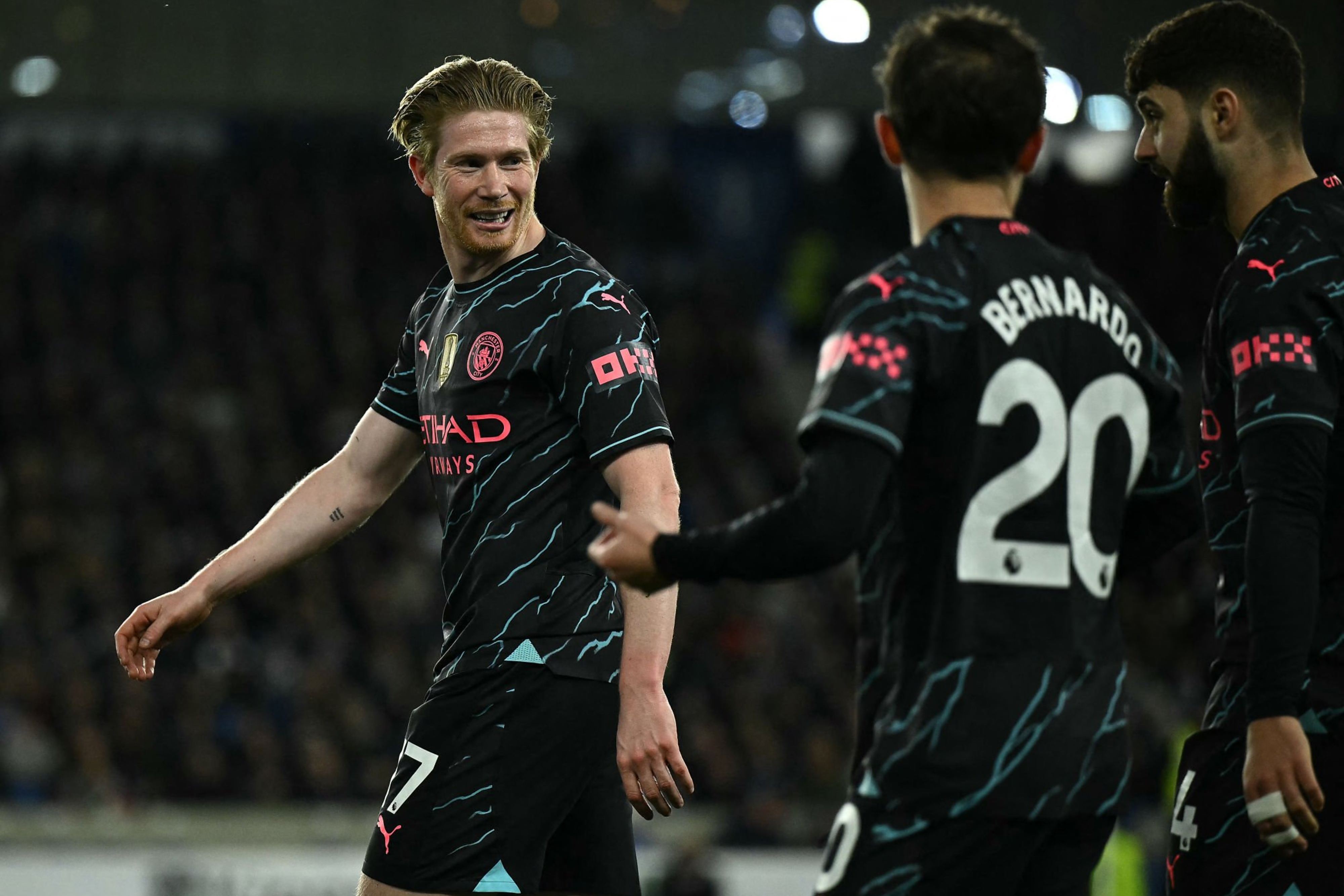 曼城客场遭遇连续失利,争冠形势严峻的简单介绍 曼城客场遭遇连续失利,争冠形势严峻的简单介绍