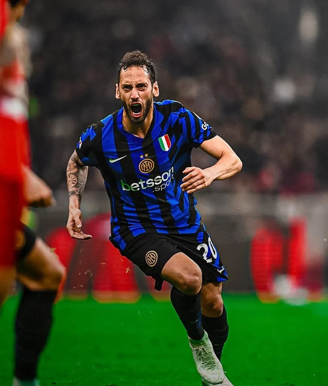 关于AC米兰防线抗压，为迎接挑战做好准备的信息