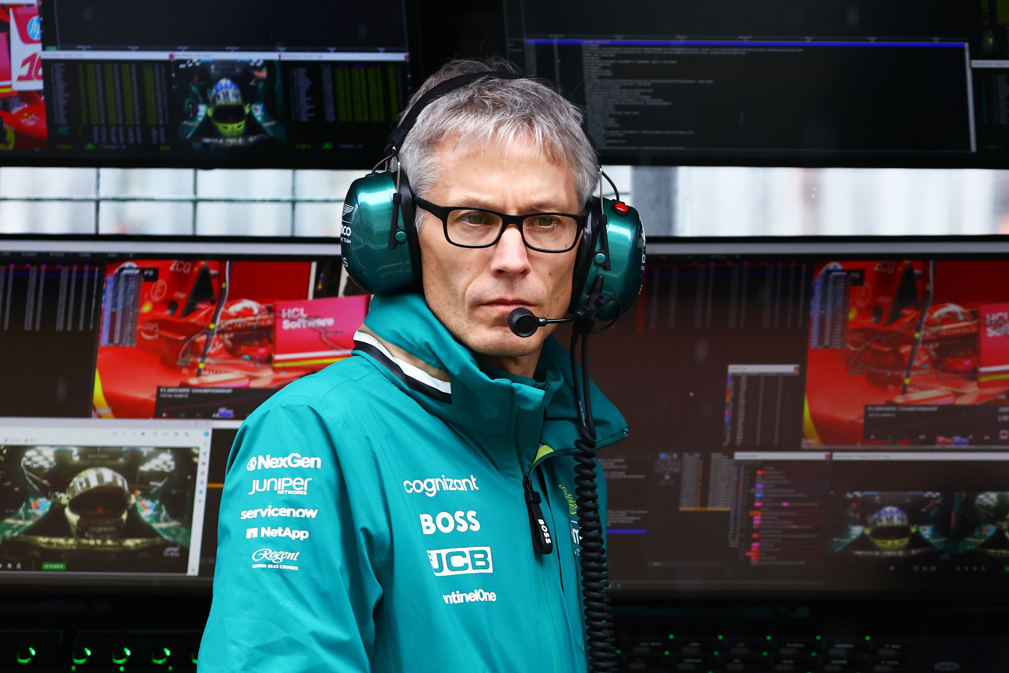 阿斯顿马丁鏖战索伯车队，诺里斯关键制胜