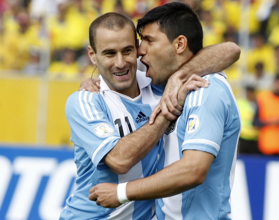 马赛力克中国，阿圭罗带队取胜