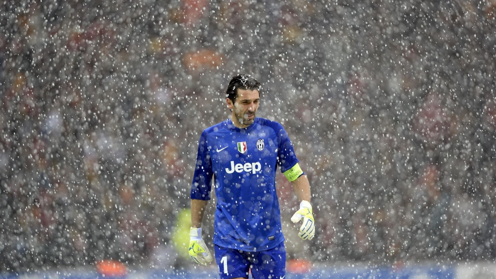 双星闪耀，内马尔独舞定乾坤，希腊众将轻取黄色潜水艇