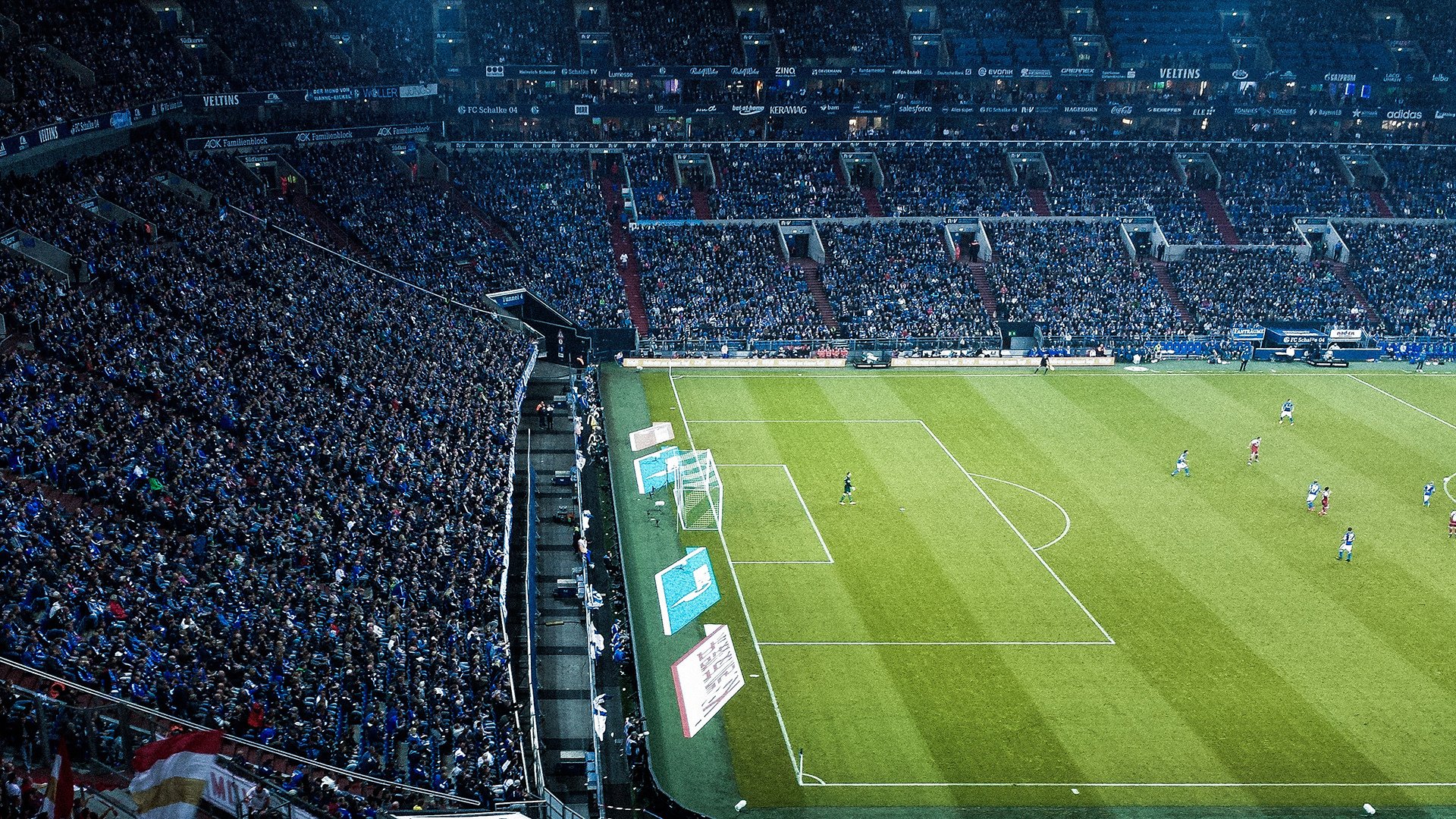 欧冠决赛焦点战，塞维利亚全面压制南非，战术纪律与团队协作的胜利