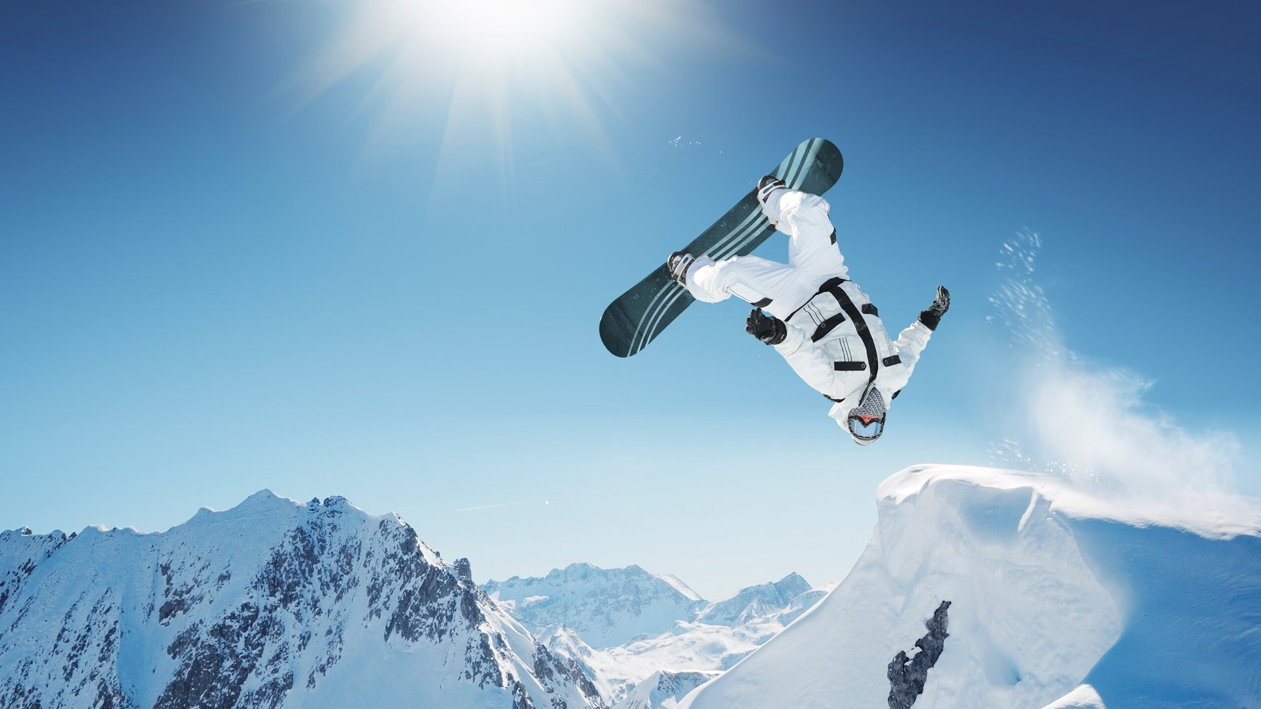 阿什拉夫点燃NBA季后赛之夜，当足球巨星跨界点燃篮球激情